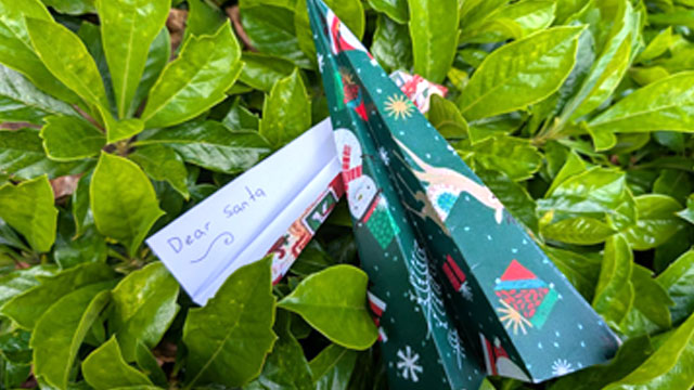 Flying Xmas Cards tile